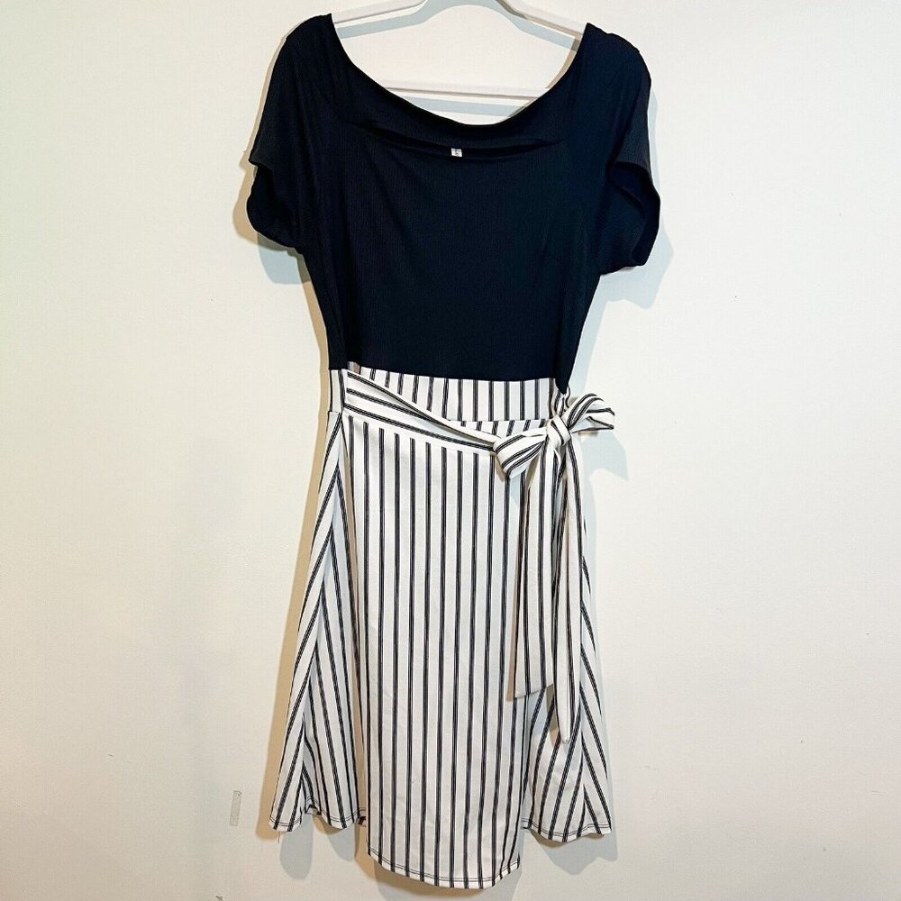 Find Me Plus Dress Size 1XL Striped Layered Short Sleeve‎ Peekaboo Front Midi - Picture 10 of 10